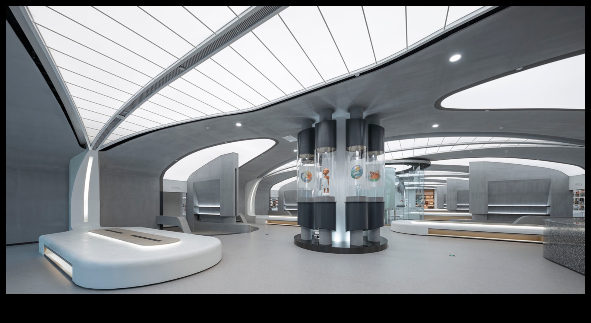 Η Επανάσταση του Σχεδιασμού Πώς η μεταβαλλόμενη αισθητική διαμορφώνει τη μόδα και τους εσωτερικούς χώρους 4 The Design Revolution: Shaping the Visual Landscape of Fashion and Interiors